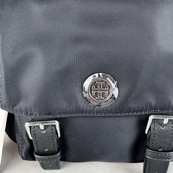 Tory Burch NYLON SMALL MESSENGER in black - Picture 3 of 10